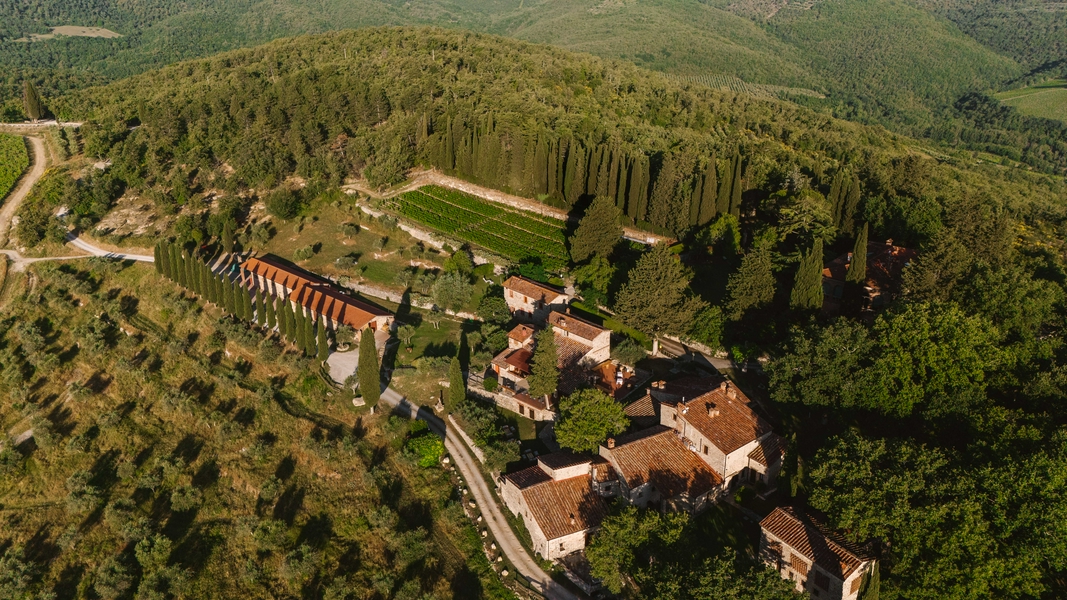 Querceto di Castellina, a picturesque village with stunning landscapes and rich history