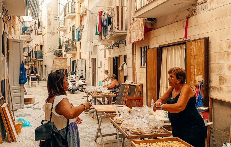 Arrival in Bari hero