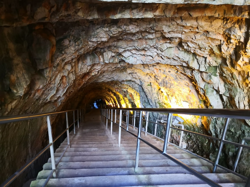 Guided tour through the stunning Grotte di Castellana cave system in Italy.