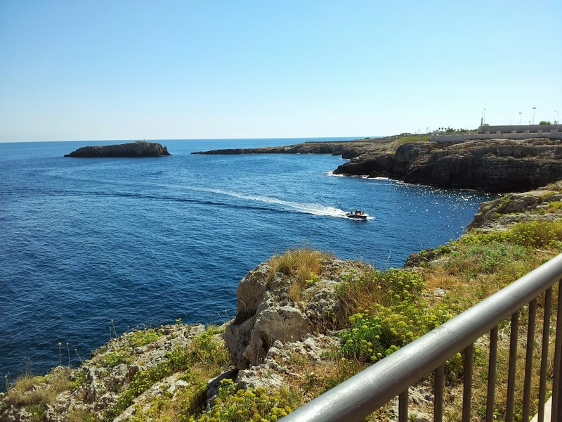 Discover the Polignano a Mare seafront 4