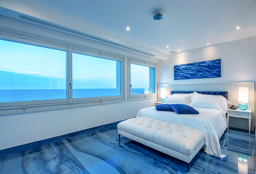 Aperitif at the Grotta Palazzese 1