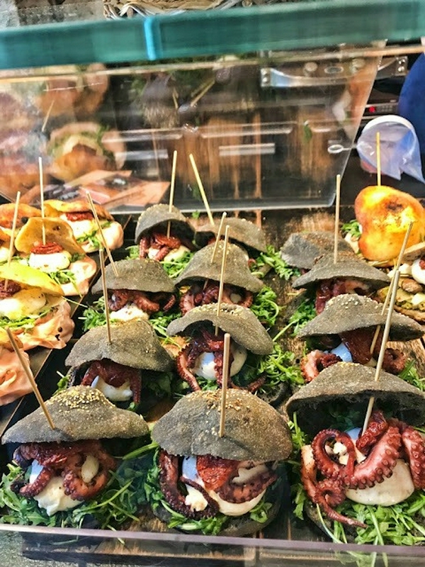 The street food of Bari Vecchia hero