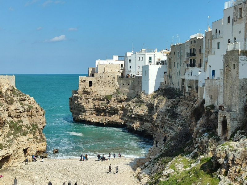 Lama Monachile Beach hero