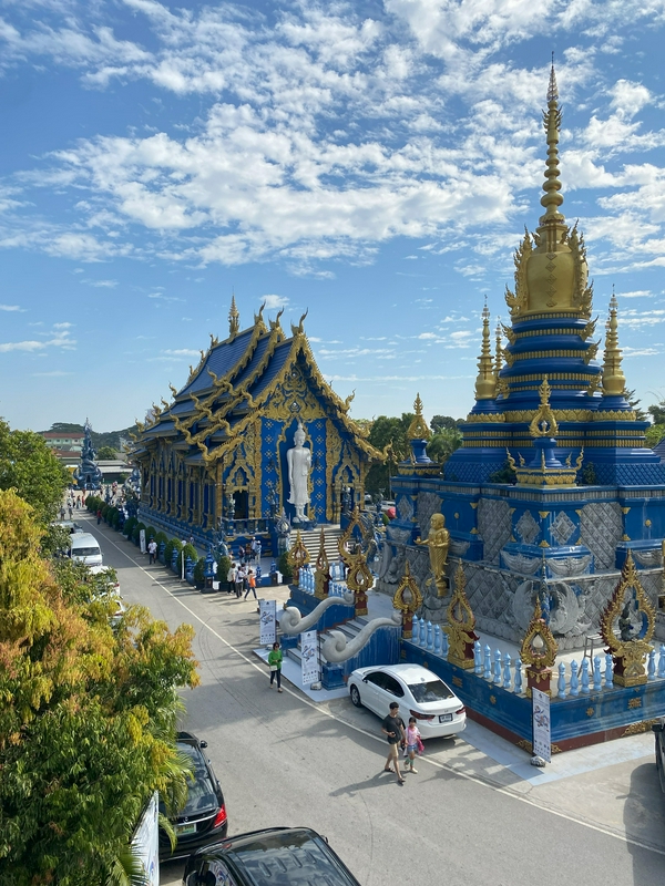 Wat Rong Khun, Baan Dam Museum, and Mae Kachan Hot Spring in Chiang Rai, Thailand