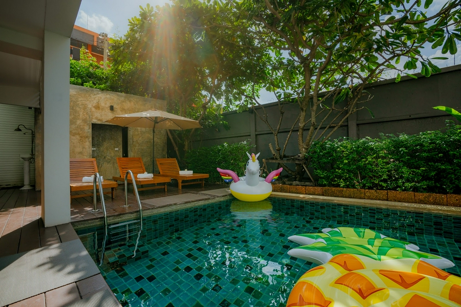 Peace Land Khaosan hero