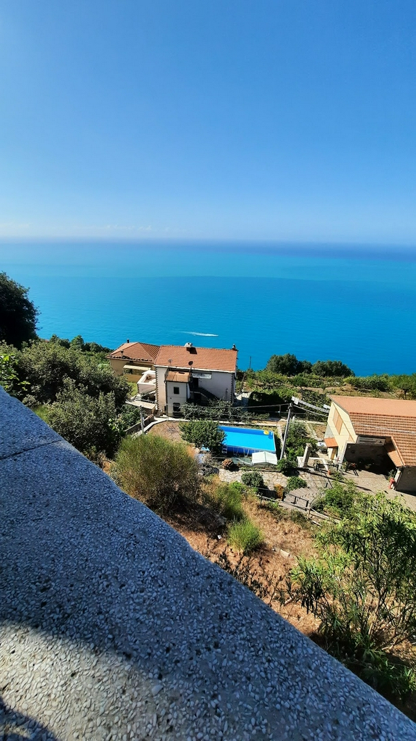 Experience adventure with unknown physical levels and environments.