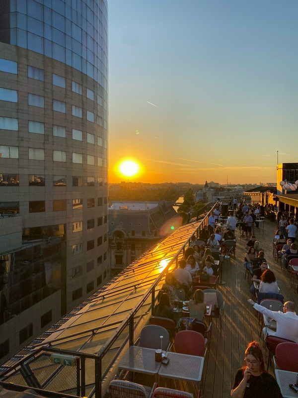 Aperitivo a la Linea | Closer To The Moon 3