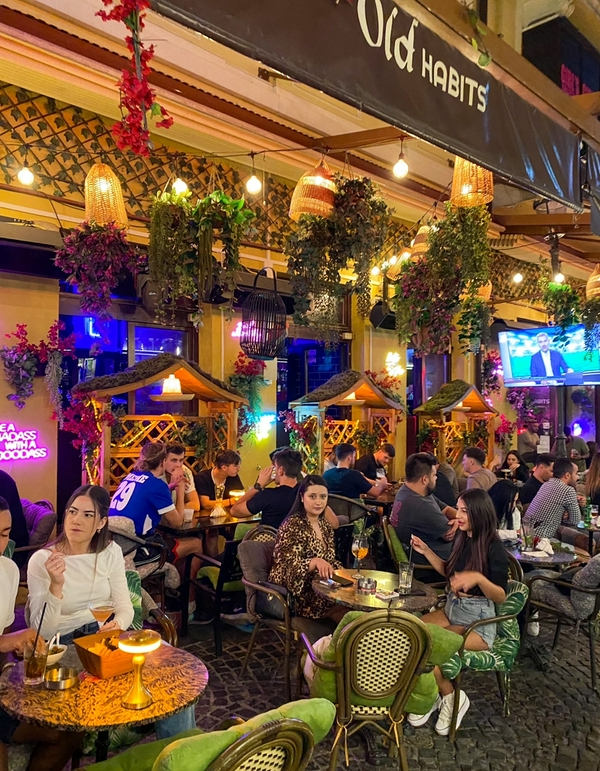 Bucharest Nightlife - Pub Crawl 2