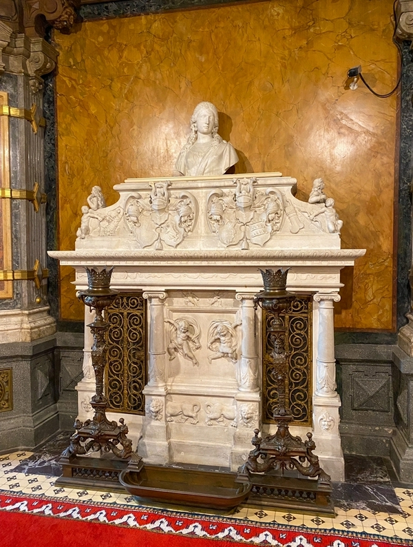 Dracula's Castle, Peleș Castle and Brasov 4