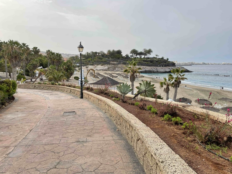 Relax, sport and nights under the stars in the South hero