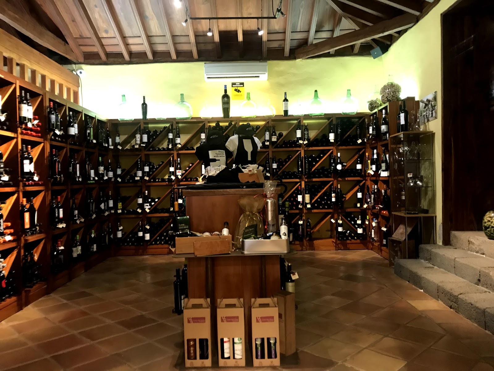 Tastings at La Casa del Vino 1