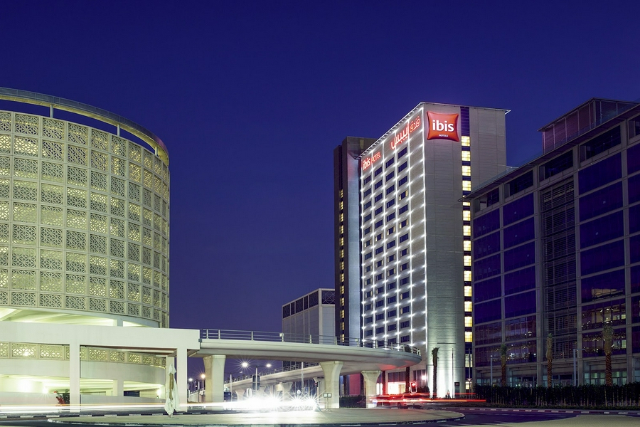 Relaxing hotel experience in urban setting at ibis One Central