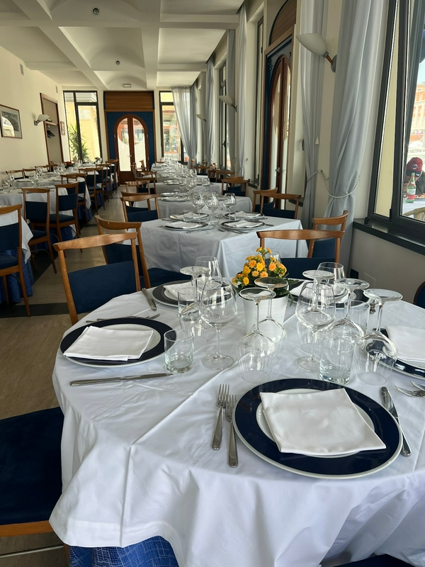 Transatlantic Restaurant Hotel 4