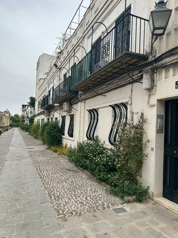 Hostal Maestre offers clean, quiet rooms with friendly service and air conditioning near the city center.