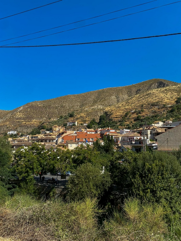 Trekking to Los Cahorros lungo la Sierra Nevada hero