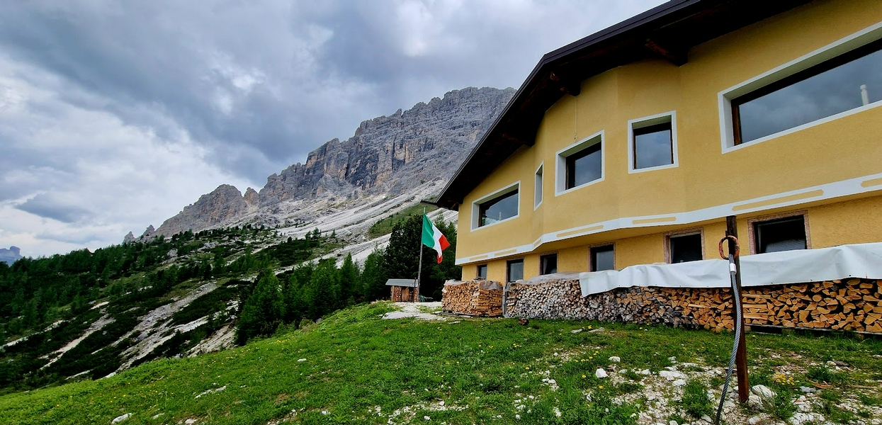 Col De Varda Refuge 1