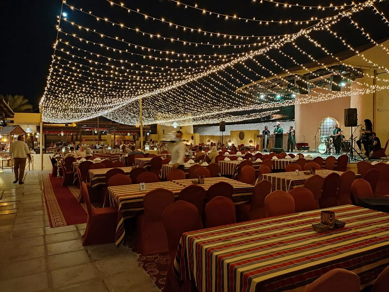 Al Hadheerah Restaurant hero