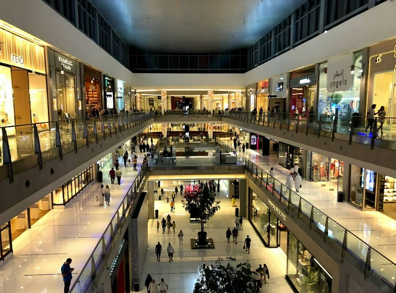 Shopping at the Dubai Mall 2
