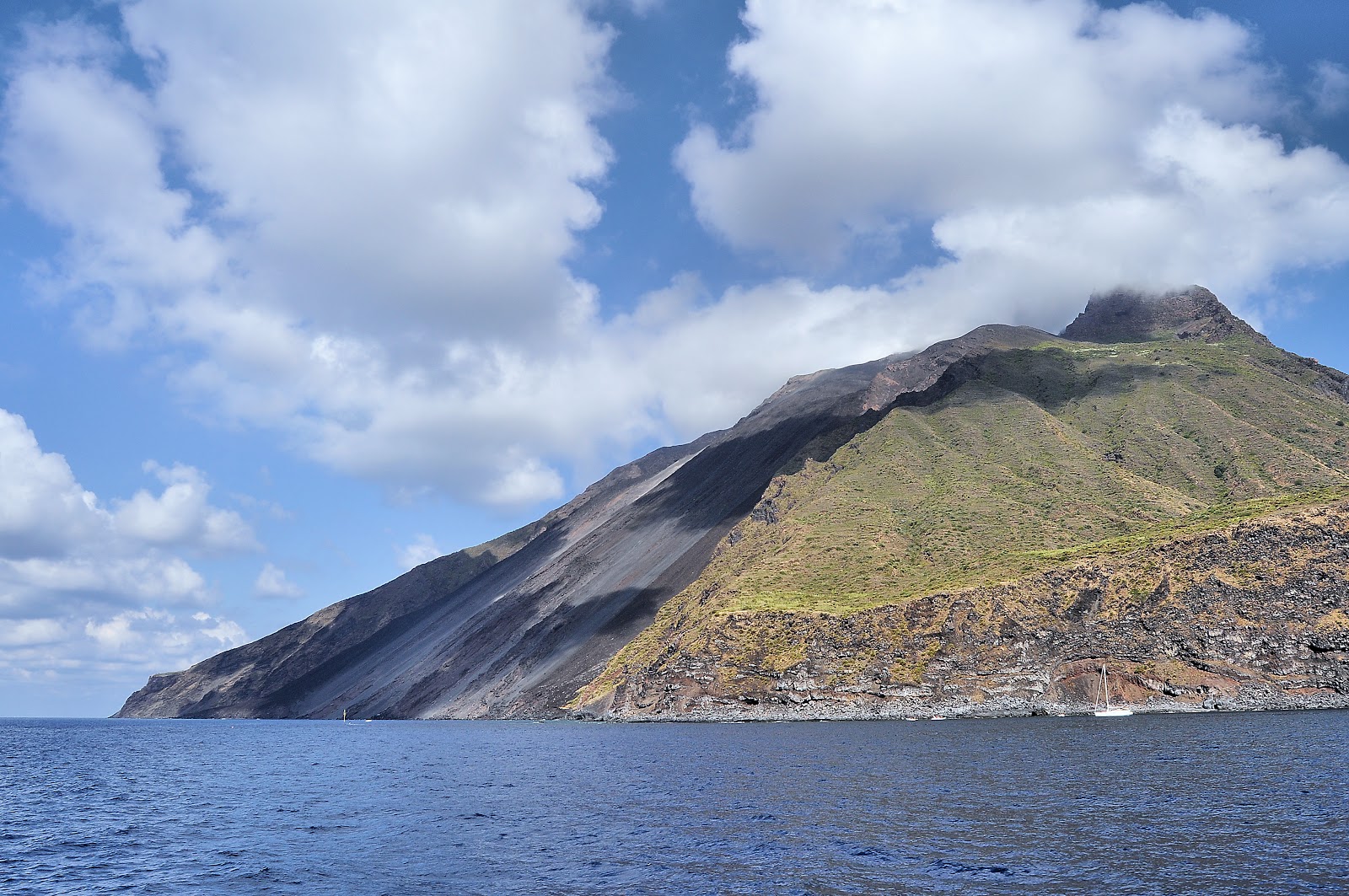 Stromboli hero
