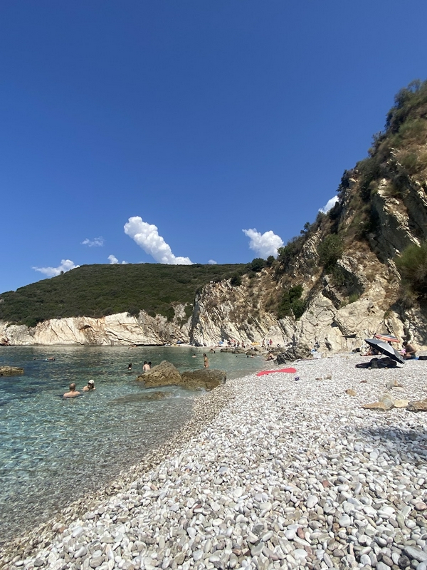 Filikuri Beach and Aquarium Bay 3