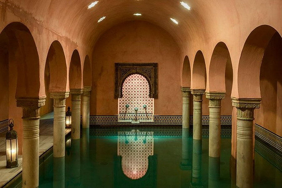 Arabian baths in the Hammam Al Ándalus 2