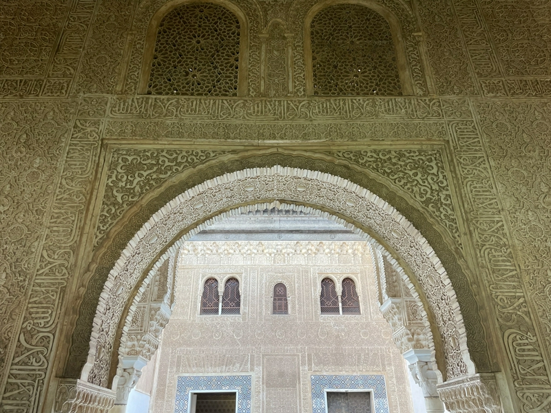 Discover Alhambra, Generalife and Nasrid Palaces 2