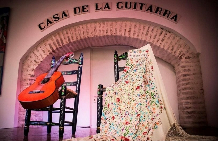 Flamenco performance at Tablao Flamenco Casa de la Guitarra in Seville.