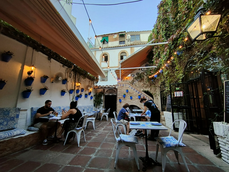 Dining al fresco with great local food hero