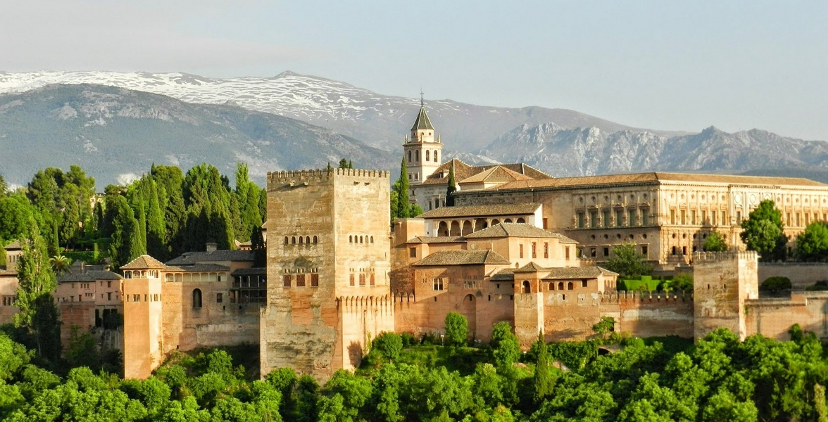 Discover Alhambra, Generalife and Nasrid Palaces hero