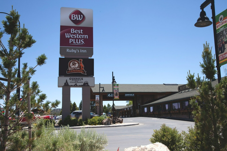 Best Western Plus Ruby's Inn hero