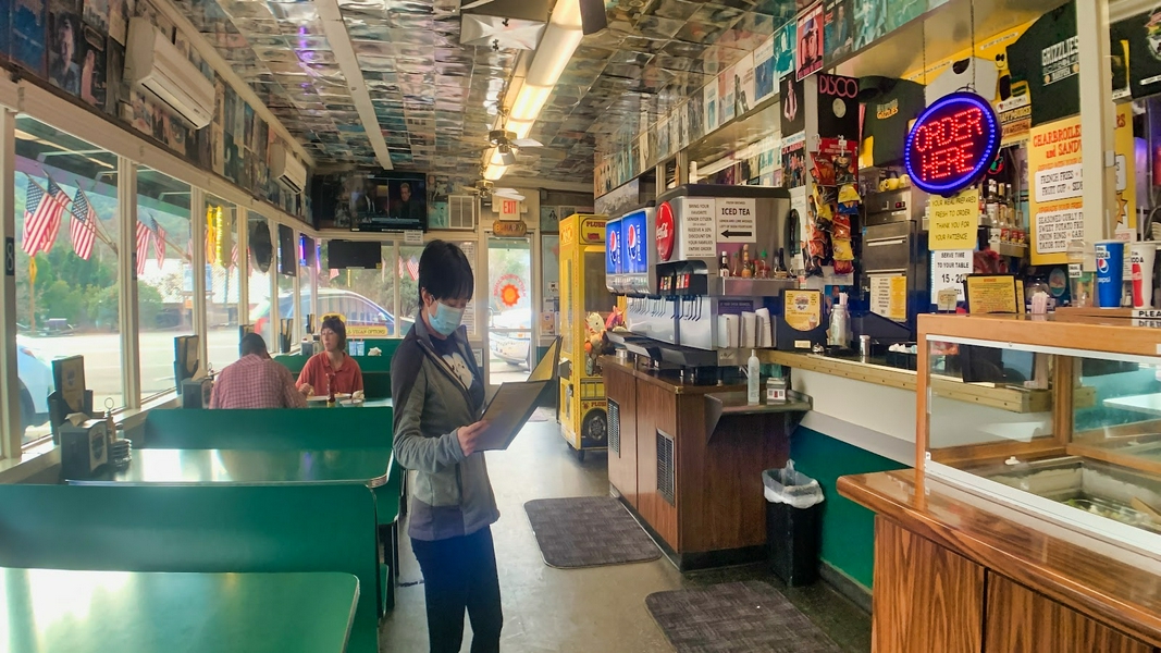 Happy Burger Diner 3