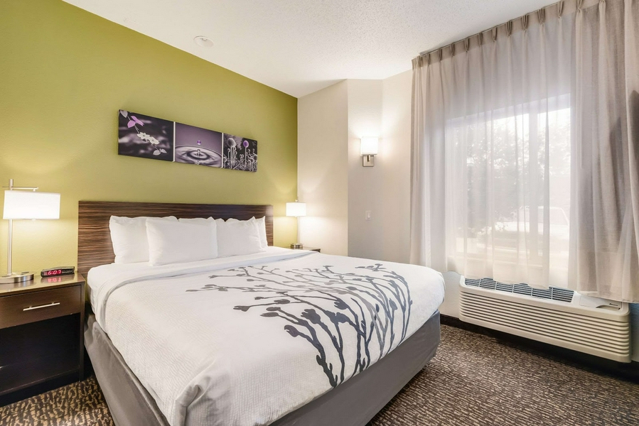 Holiday Inn Express & Suites Flagstaff 1
