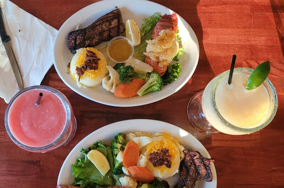 Ale's Steakhouse & Bar 1