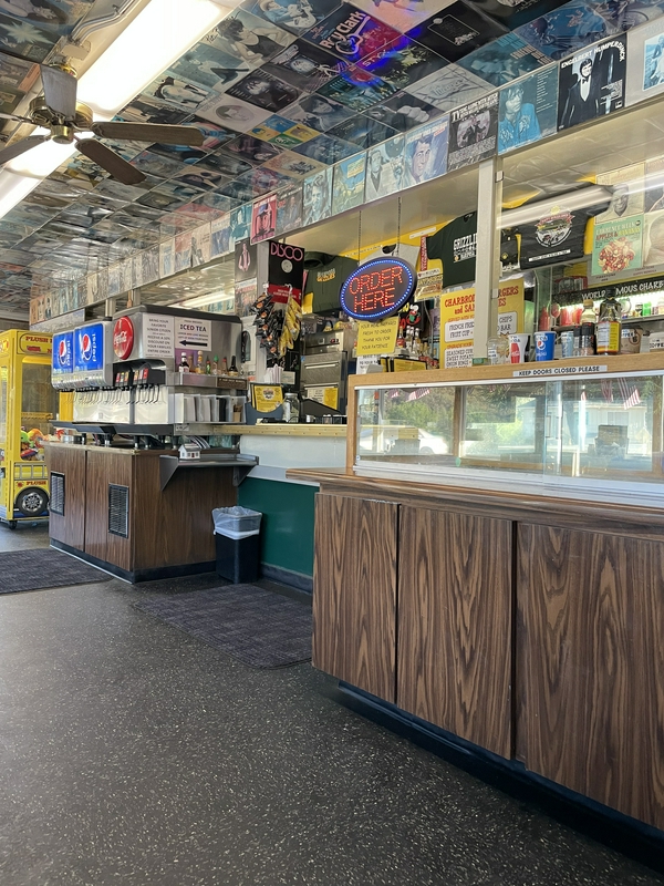 Happy Burger Diner 1