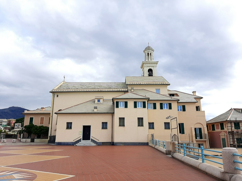 Chiesa di Sant'Antonio in Boccadasse, a serene urban church
